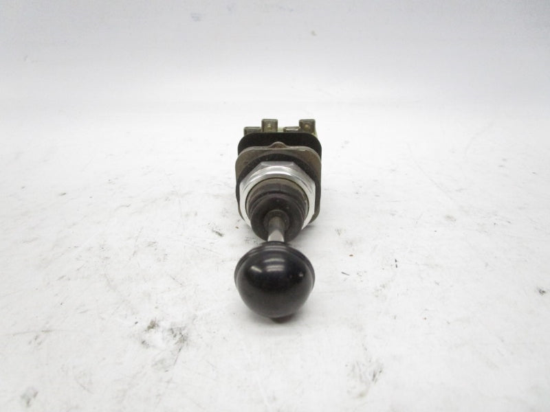 ALLEN BRADLEY 800T-T2MB20 SER. N 600VAC UNMP