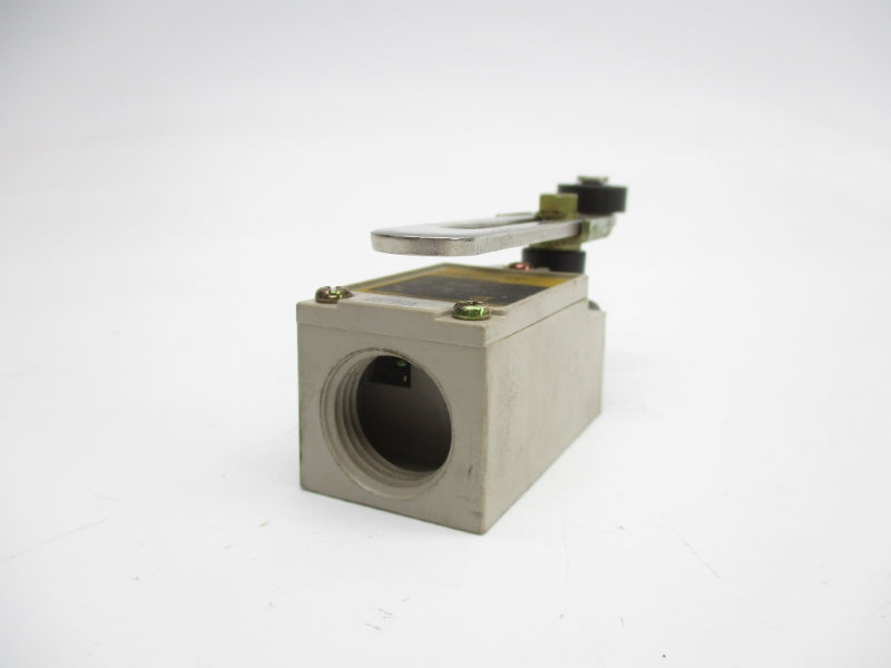 OMRON D4D-2121 380VAC 6A NSNP