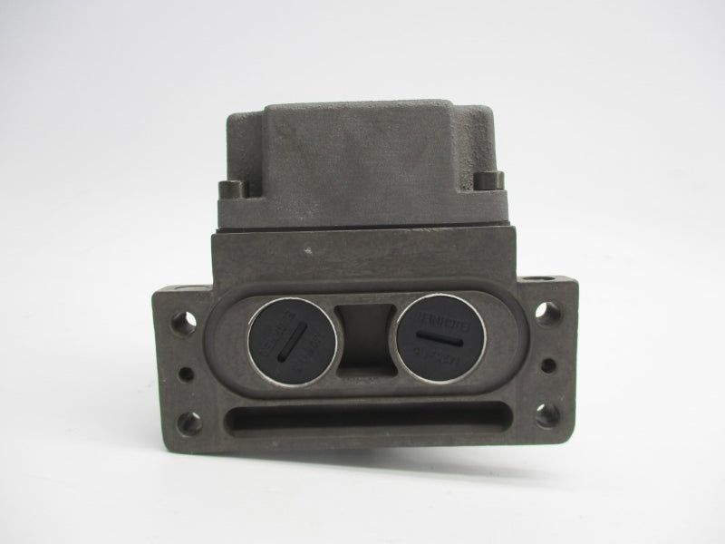 EUCHNER GSBF04D12-502LE060-M 087647 230VAC 6A NSNP