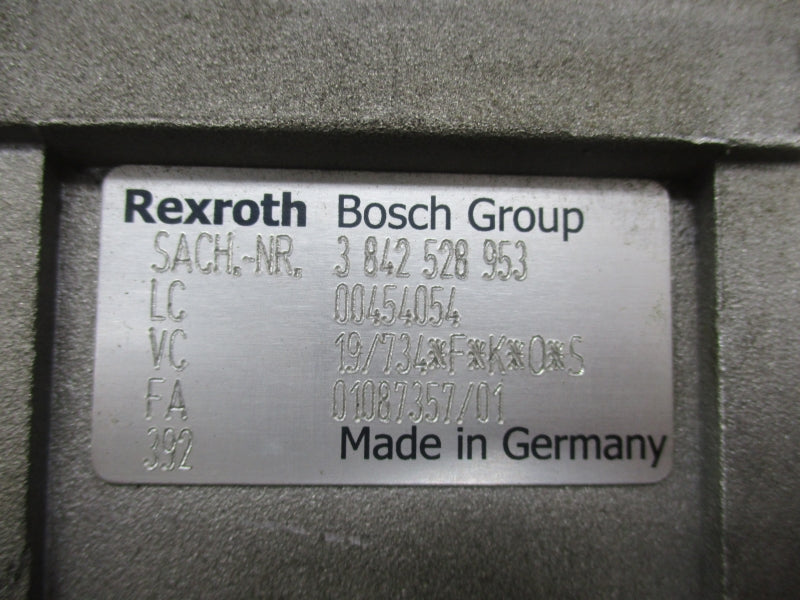 LENZE E82MV551_4B001 W/MDEMA1M071-32 400/500VAC 1.8/1.4A UNMP