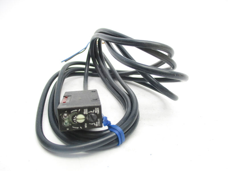 OMRON E3S-AT71-D 10-30VDC NSNP