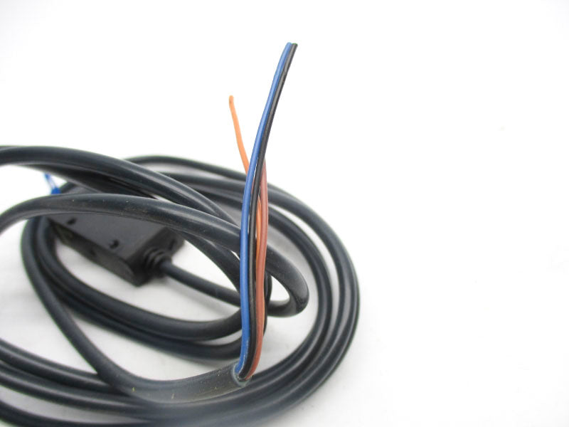 OMRON E3S-AT71-D 10-30VDC NSNP
