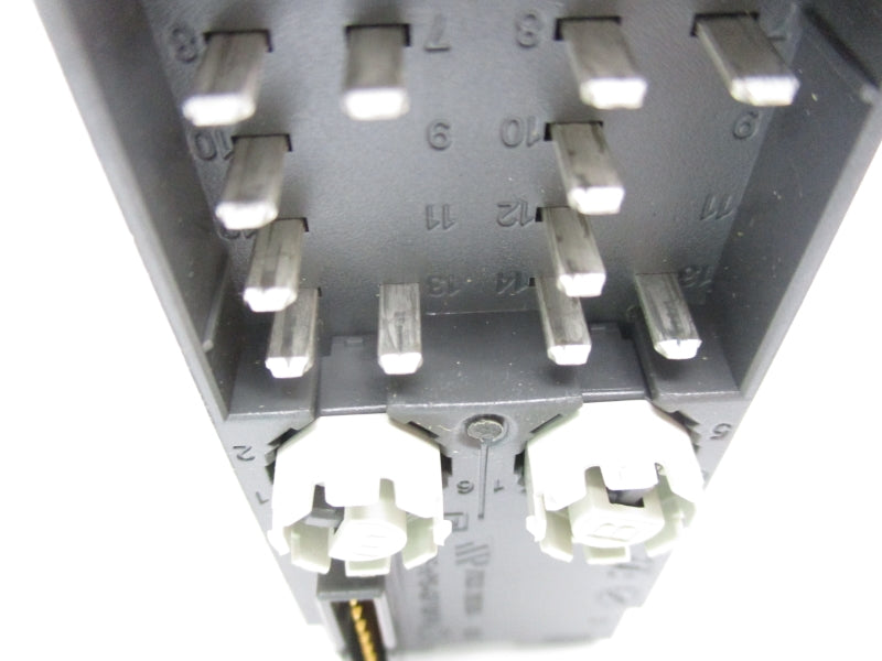 SIEMENS 6ES7138-4FC01-0AB0 24VDC 2A NSNP