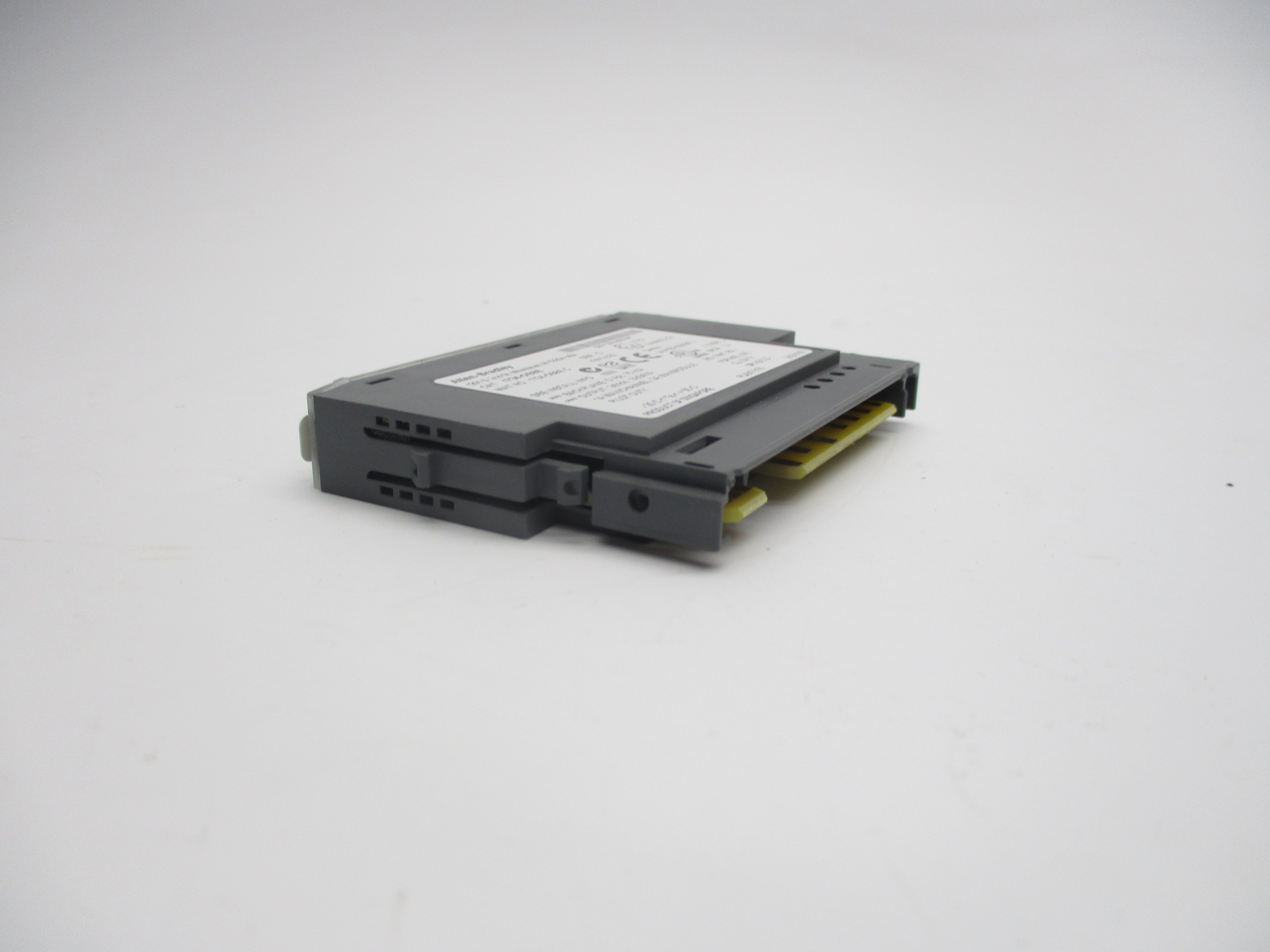 ALLEN BRADLEY 1734-OB8E SER. C F/W 3.022 24VDC 1A NSNP