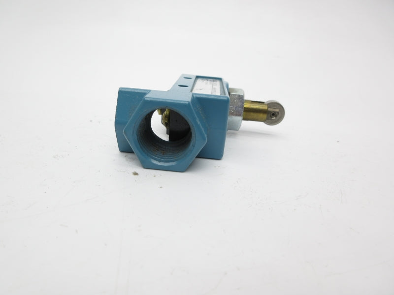 MICRO SWITCH BZE6-2RQ81 600VAC 2A (AS PICTURED) NSNP