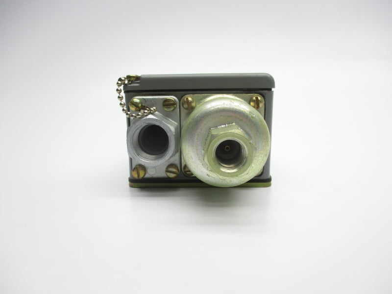 SQUARE D 9012AEW9 SER. B 600V 8A NSNP