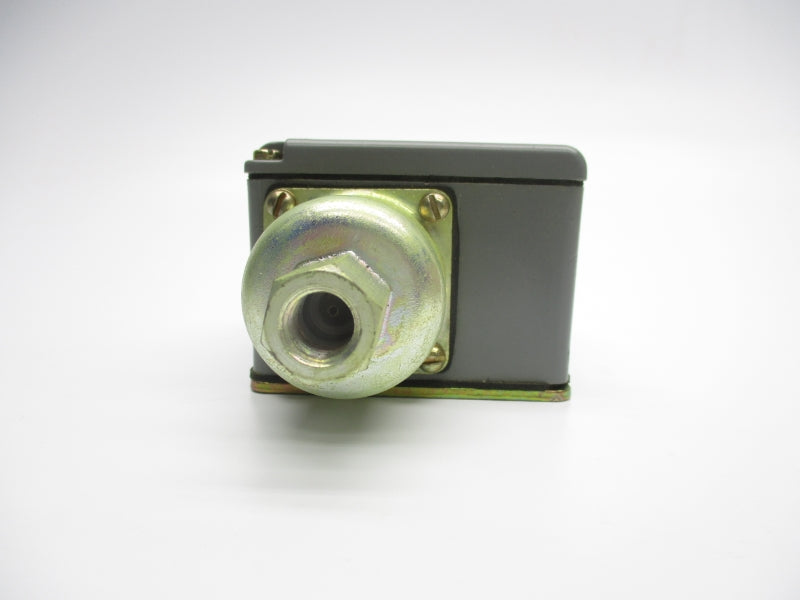 SQUARE D 9012AEW9 SER. B 600V 8A NSNP