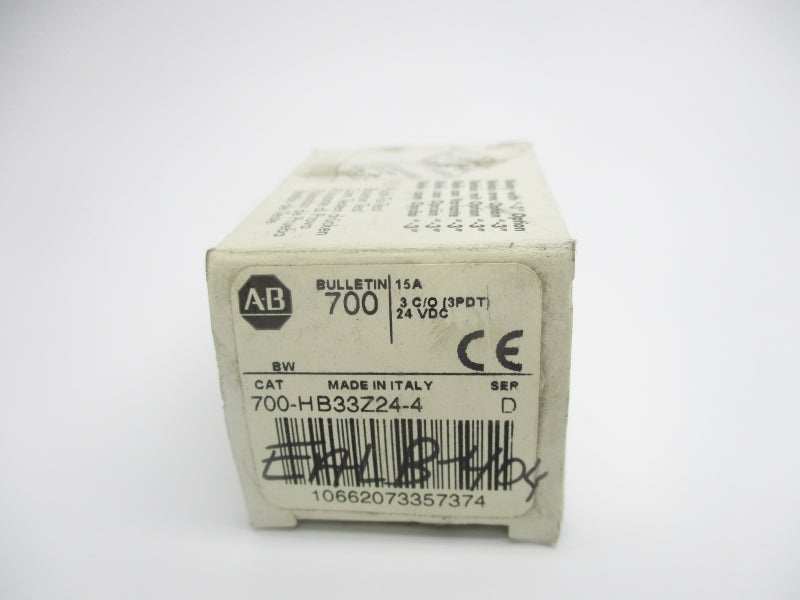 ALLEN BRADLEY 700-HB33Z24-4 SER. D 24VDC 15A (WH) NSMP