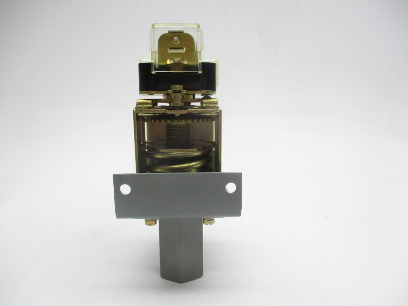ALLEN BRADLEY 836-C8 SER. A 600V 500PSI (BR/WH) NSMP