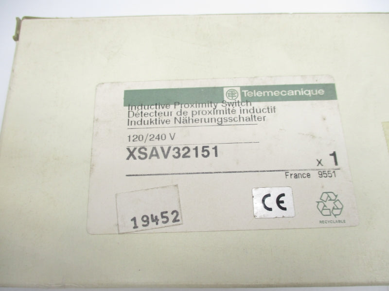 TELEMECANIQUE XSAV32151 120/240V NSMP