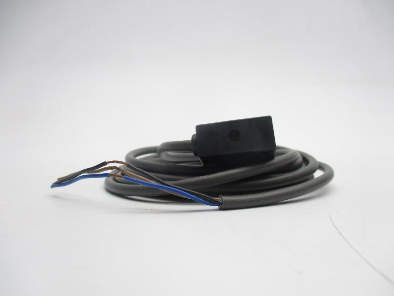 OMRON TL-T2E1 12-24VDC 2M NSMP