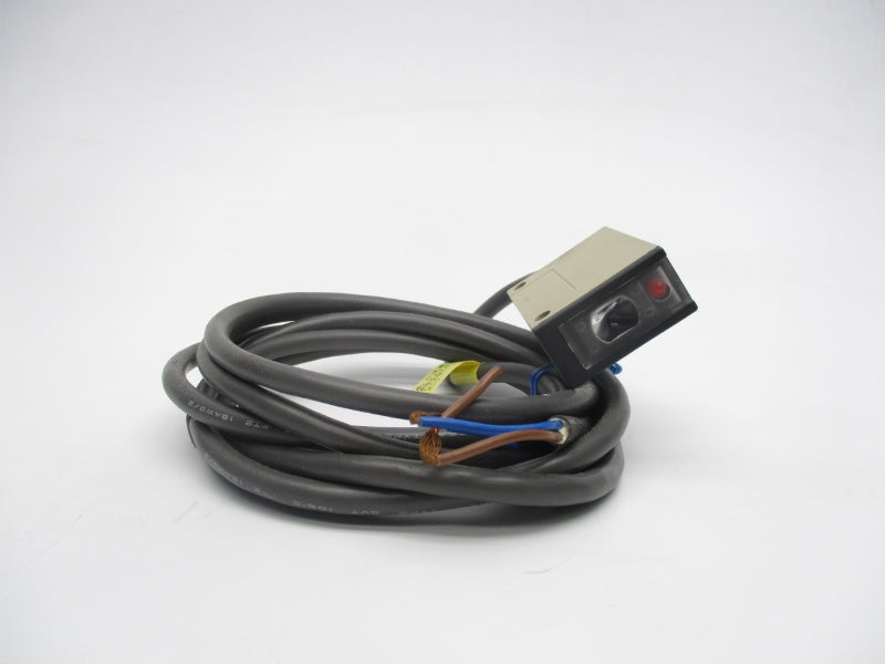 OMRON E3E2-3DY2-US 100-240VAC NSNP