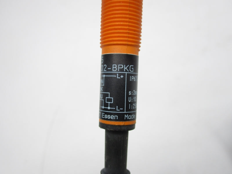 IFM EFECTOR IF-3002-BPKG IF5865 10-36VDC UNMP