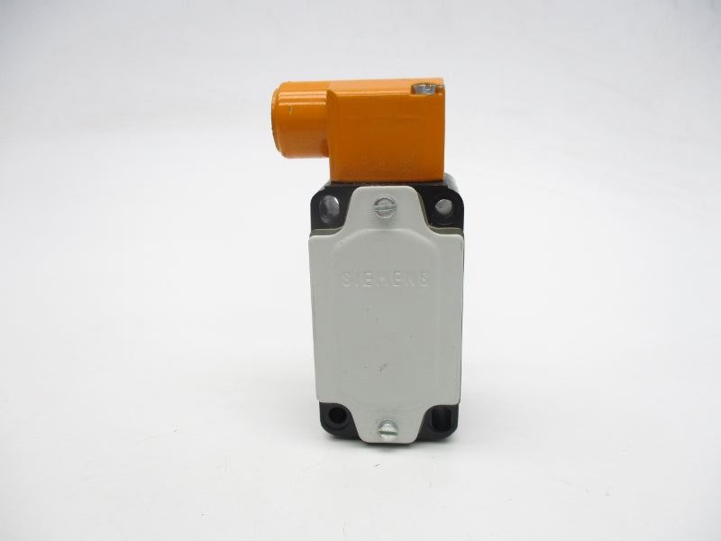 SIEMENS 3SE2120-1GW00-0AA2 500V 6A UNMP