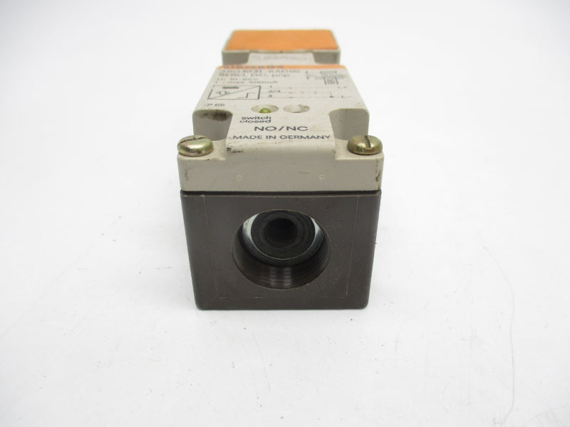 SIEMENS 3RG4031-6AD00 12-60VDC 0.5A NSNP