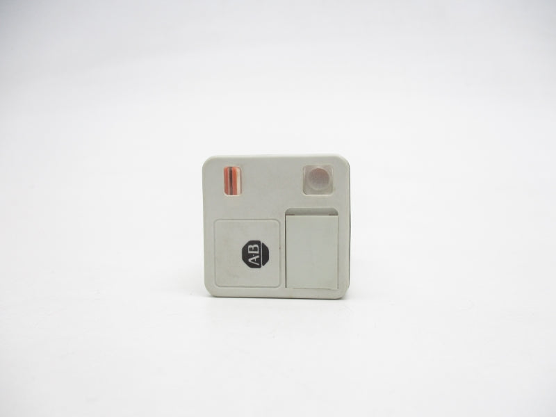 ALLEN BRADLEY 700-HA33Z24 SER. B 24VDC 10A (GY/BL) NSMP