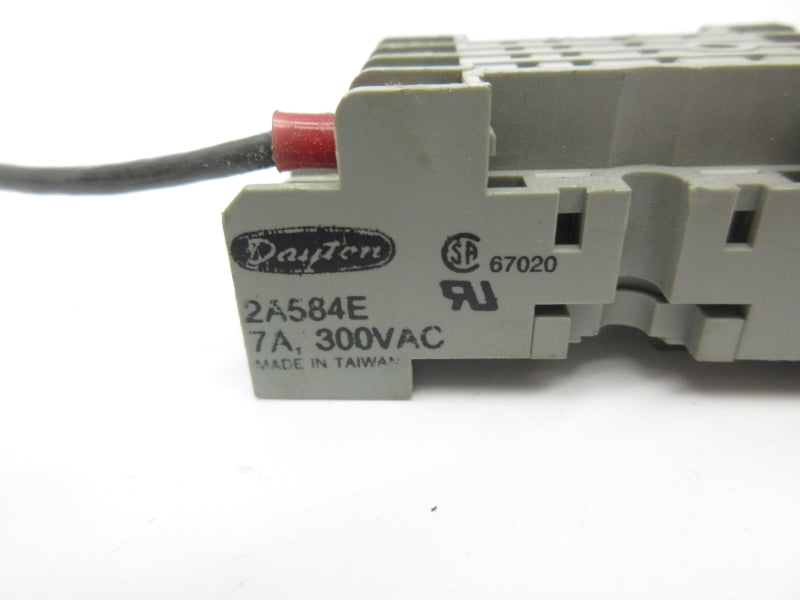 DAYTON 2A584E 300VAC 7A UNMP