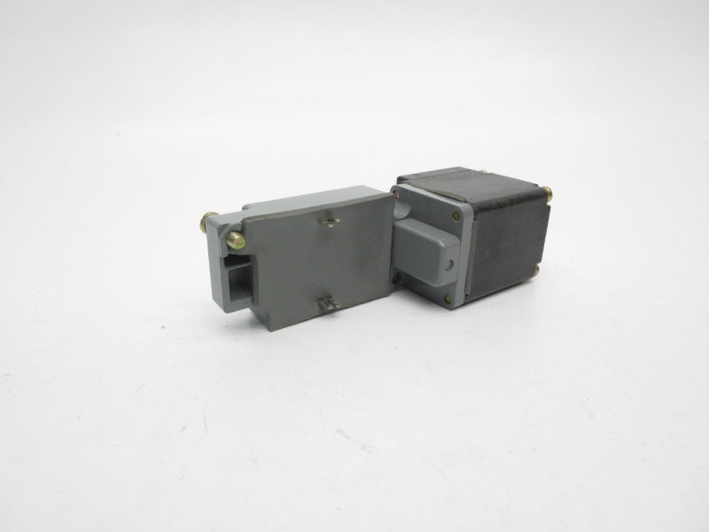 CUTLER HAMMER E51DEL SER. B2 120VAC NSNP