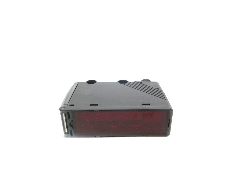 OMRON E3G-R17 10-30VDC NSNP
