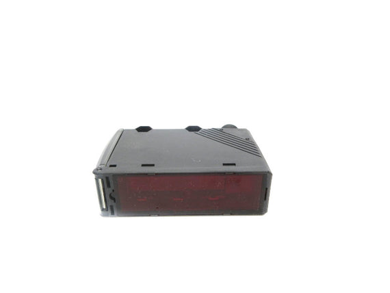 OMRON E3G-R17 10-30VDC NSNP