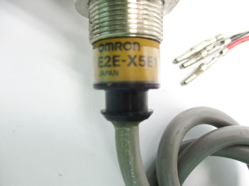 OMRON E2E-X5E1 12-24VDC UNMP