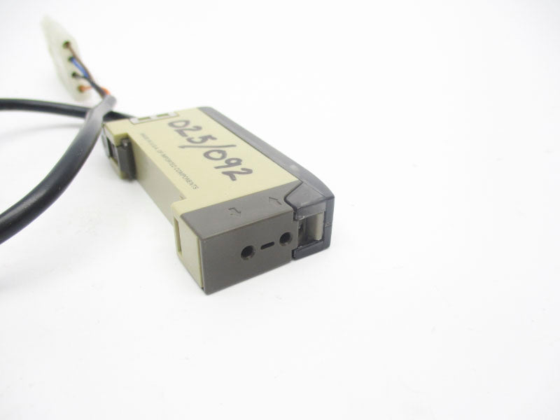 OMRON E3X-A21 10-30VDC UNMP