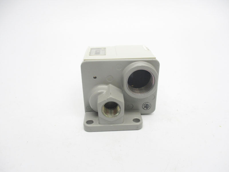 SMC IS3000-02 125/250VAC 5/3A NSNP