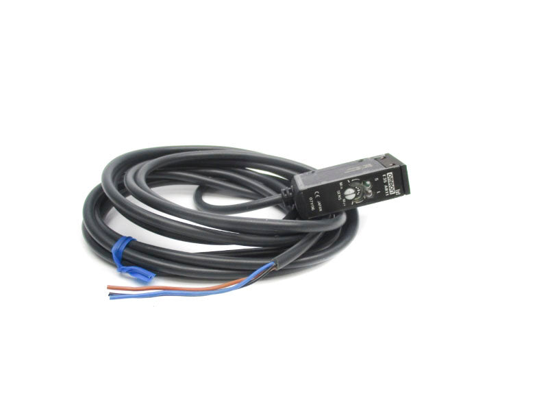 OMRON E3S-AR11 10-30VDC NSNP