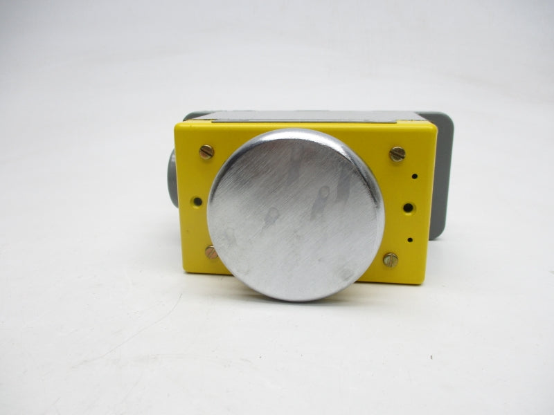 ALLEN BRADLEY 800P-S1C1B SER. E (BR/WH) NSMP