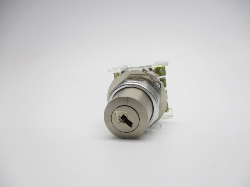 ALLEN BRADLEY 800T-H31 SER. T (NO KEY) NSNP