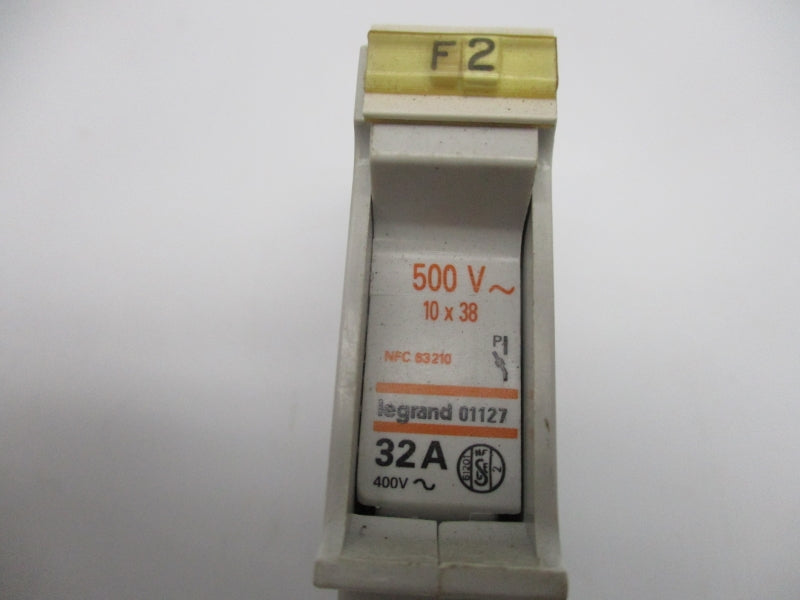 LEGRAND 01127 500V 32A UNMP