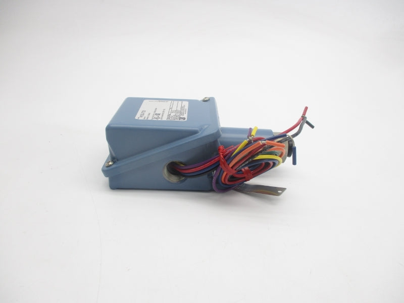 UNITED ELECTRIC CONTROLS H100-703 250VAC 10A 600PSI NSMP