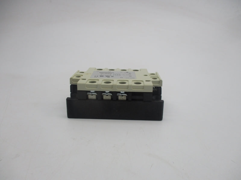 CARLO GAVAZZI RZ3A60D25 600VAC 25A NSMP