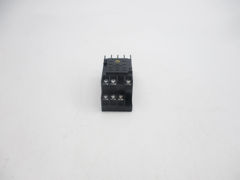 OMRON PYF11A 250V 5A NSNP