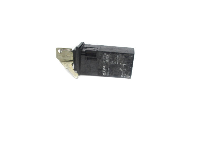EAO 22-335.511D 250VAC 10A NSNP