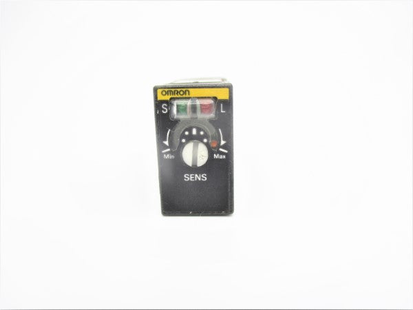 OMRON E3S-AT86-D 10-30VDC NSNP