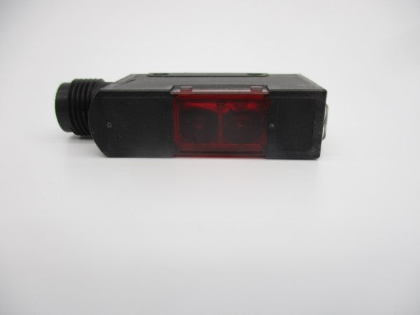 OMRON E3S-AT86-D 10-30VDC NSNP