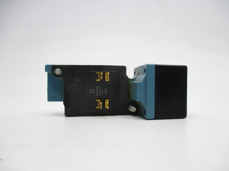 MICRO SWITCH LSZ7P1E 600VAC 10A NSNP