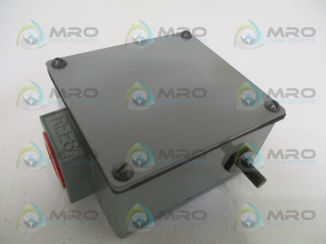REES 01791-100 MACHINE LIMIT SWITCH RH ROLLER LEVER *NEW IN BOX*