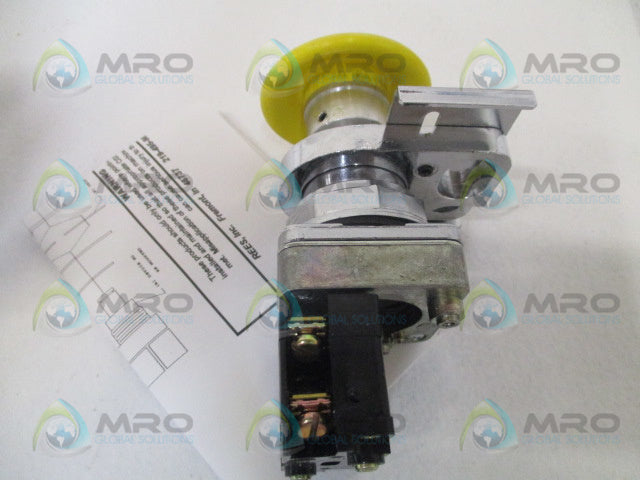 REES 40102-104 YELLOW PUSHBUTTON OPERATOR PADLOCK ATTACH *NEW IN BOX*
