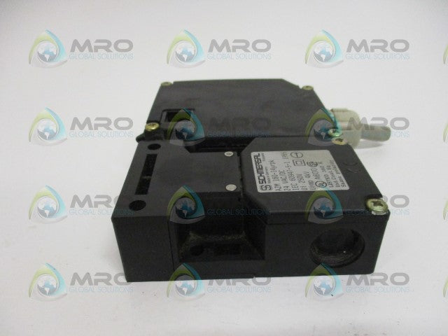 SCHMERSAL AZM160-14yrpk SAFETY INTERLOCK SWITCH 24VAC/DC *USED*