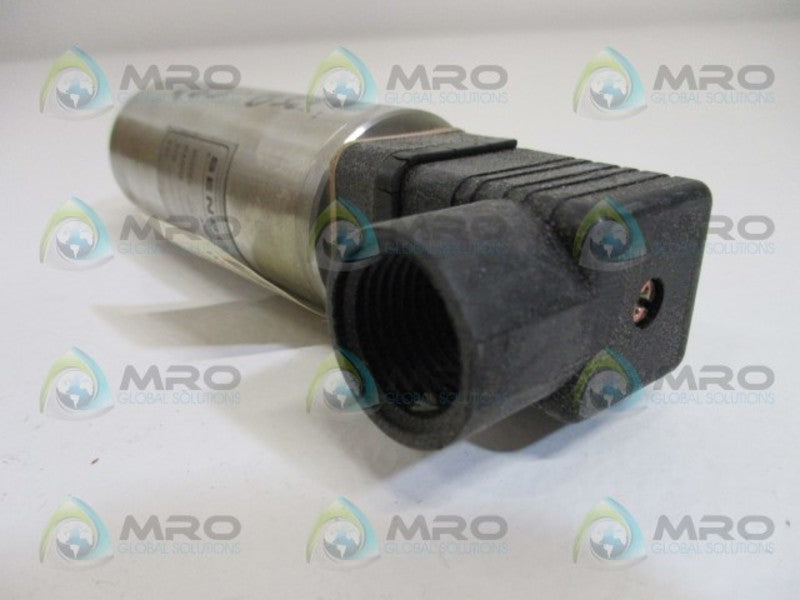 SENSOTEC 440/7229-09 AMPLIFIED PRESSURE TRANSDUCER 0-150 PSI *NEW NO BOX*