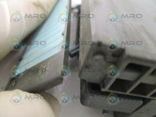 SIEMENS SIMATIC S7 6ES7321-1BH01-0AA0 I/O MODULE (AS PICTURED) *USED*