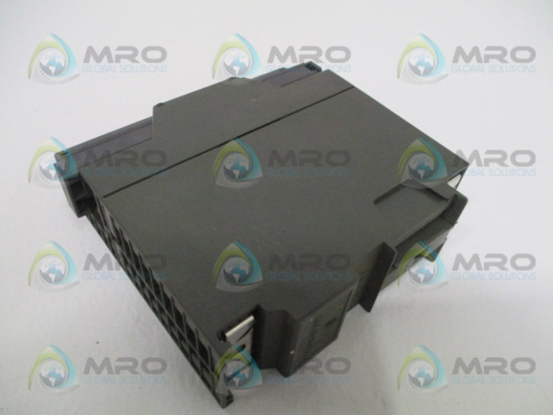 SIEMENS SIMATIC S7 6ES7322-1BH01-0AA0 DIGITAL OUTPUT MODULE *USED*