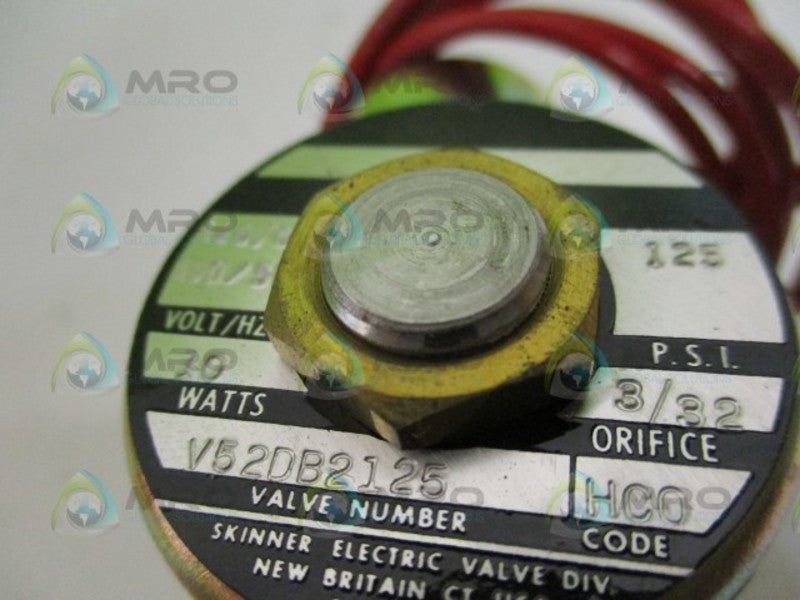 SKINNER V52DB2125 SOLENOID VAVLE *NEW IN BOX*