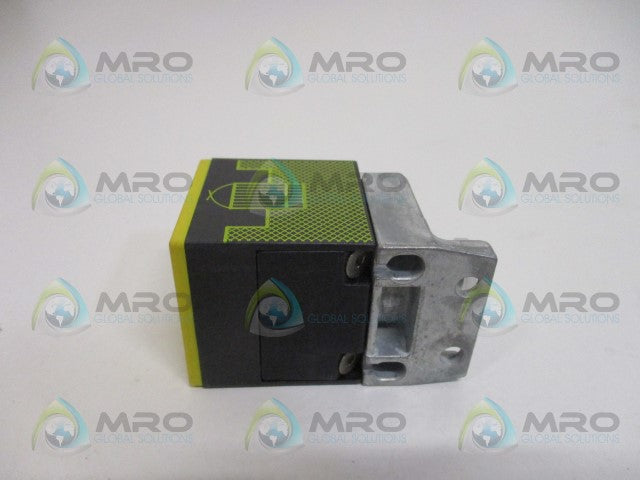 TURCK UPROX Ni25U-CK40-AP6X2-H1141 25MM INDUCTIVE PROXIMITY SWITCH *NEW IN BOX*