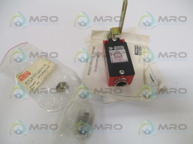 WARNER BERNSTEIN SENTEC GC-U1VKW 612-1100-623 SAFETY SWITCH *NEW IN BOX*
