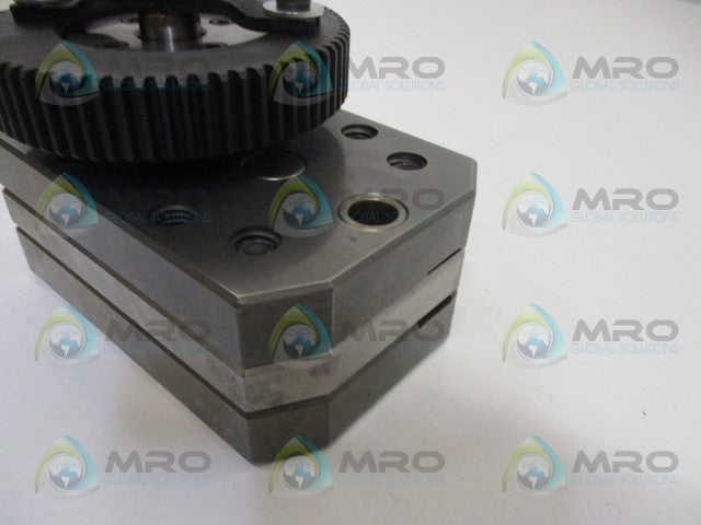 ZENITH 11-54563-2000-0 BLB5456-10-000 GEAR PUMP *NEW IN BOX*