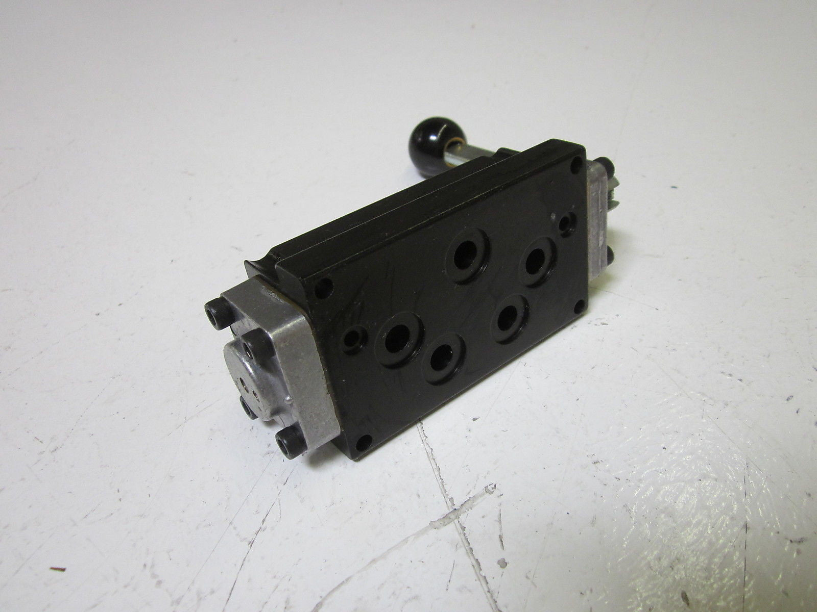 AAA PRODUCTS INTERNATIONAL HY3PG VALVE 250PSI *USED*