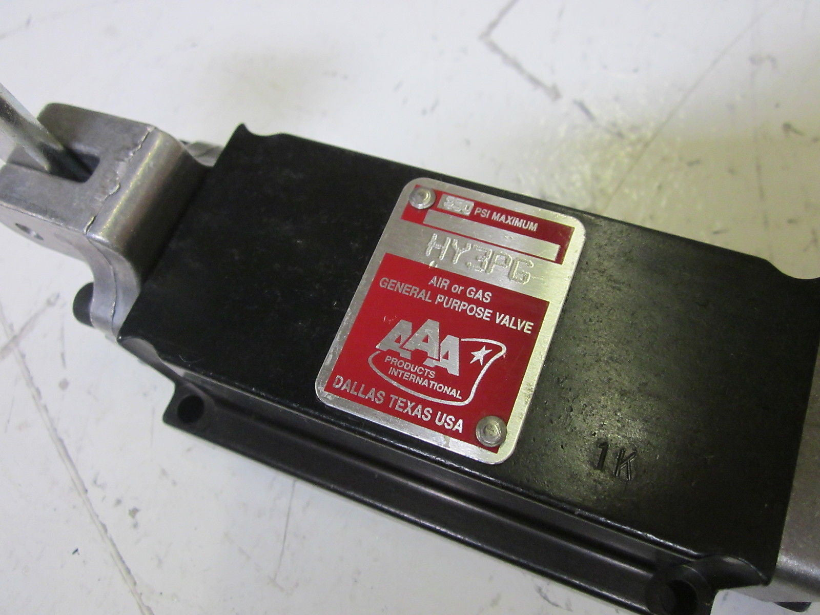 AAA PRODUCTS INTERNATIONAL HY3PG VALVE 250PSI *USED*